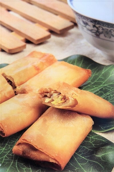 Golden Crispy Cantonese Spring Rolls Unfamiliar China